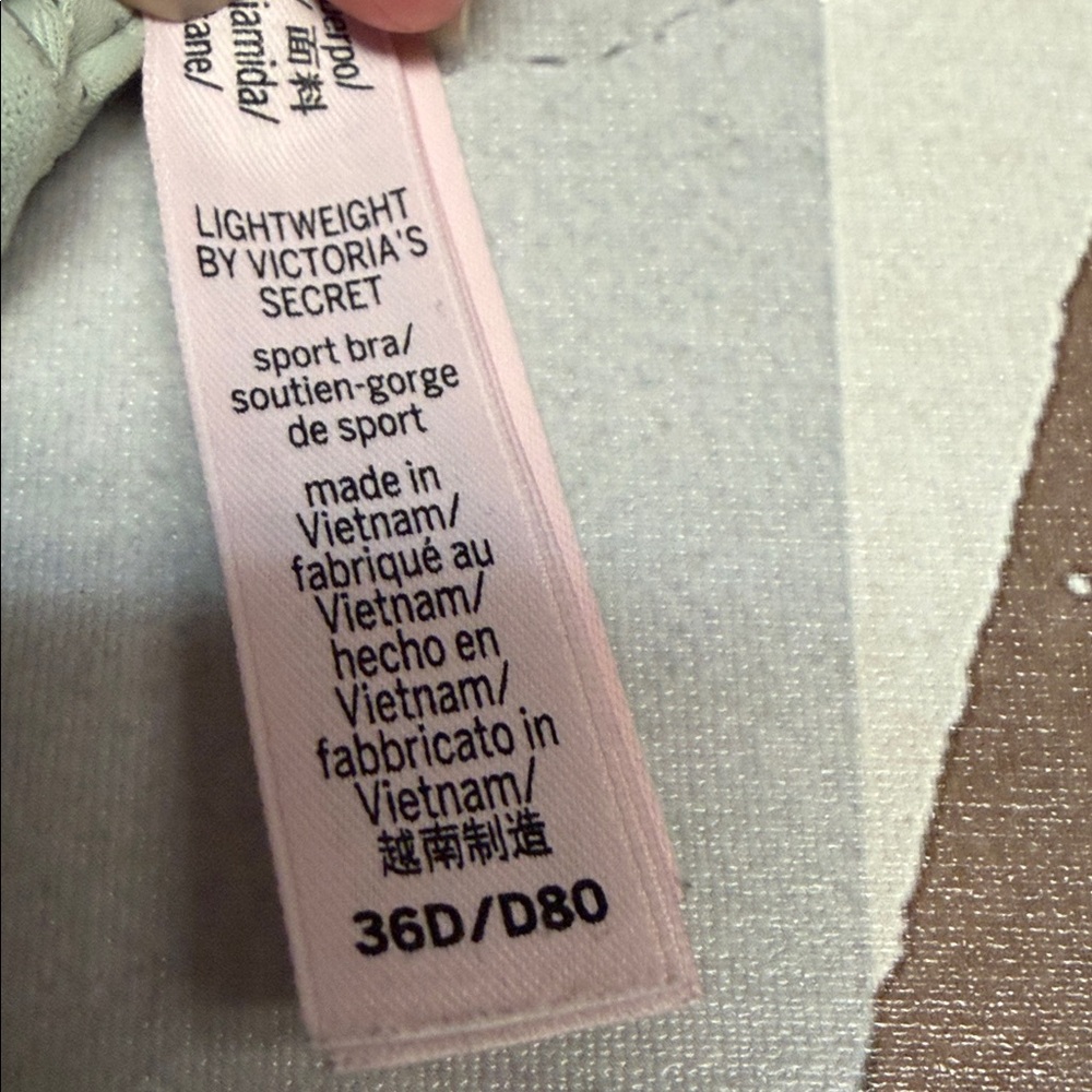 Victoria's Secret Light Sage Green Padded Sports Bra - Picture 4 of 4